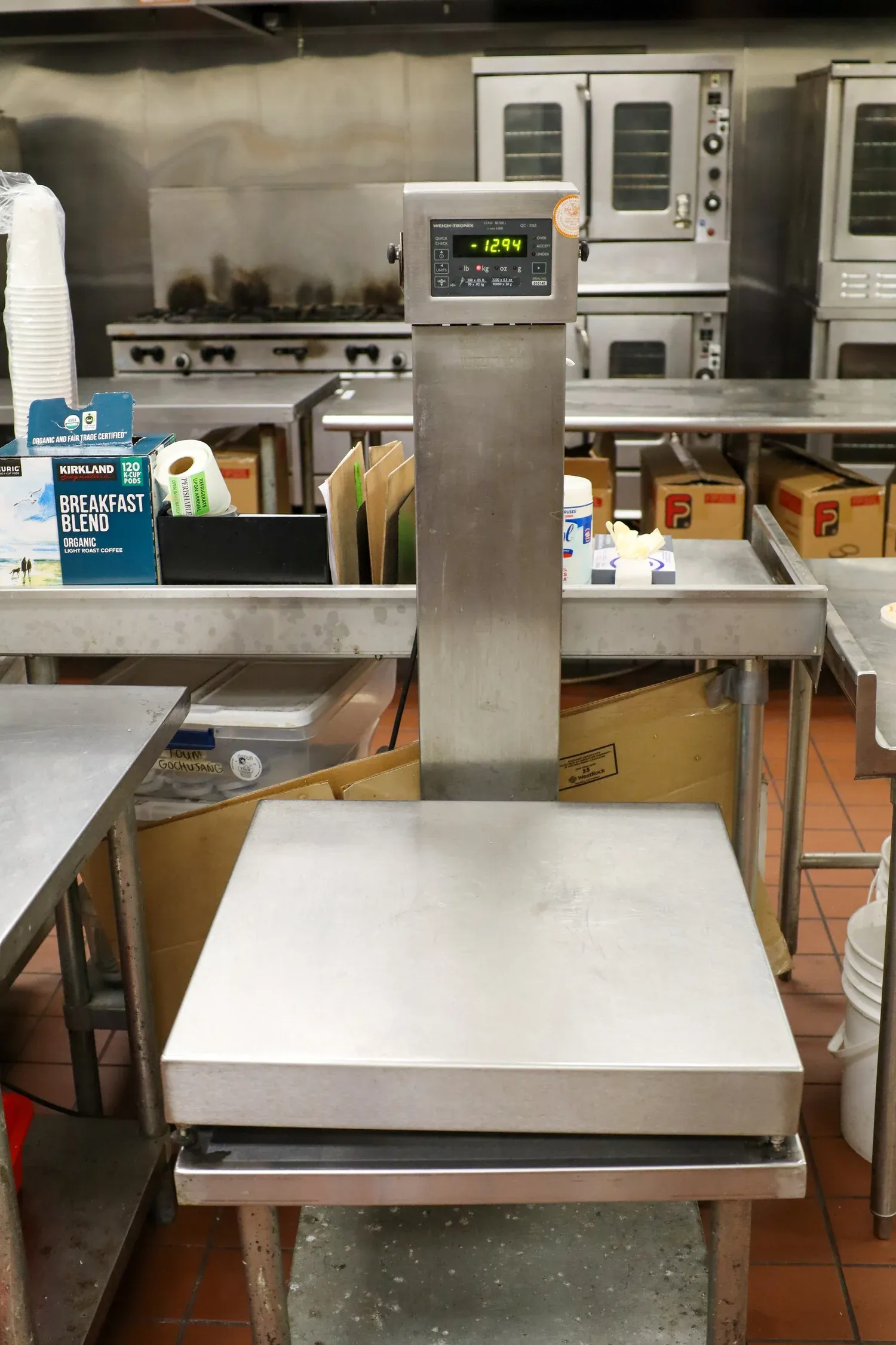 Floor scale for weighing ingredients